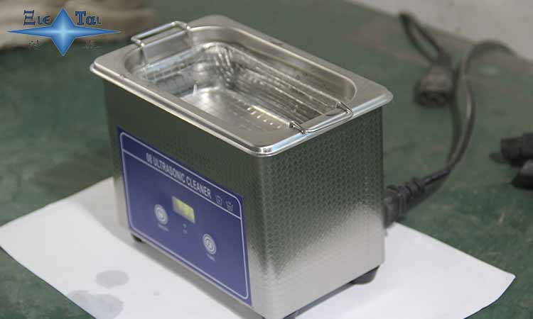 47000HZ震動頻率的家用超聲波清洗機(jī),不止洗眼鏡哦! 47000HZ震動頻率的家用超聲波清洗機(jī),不止洗眼鏡哦!